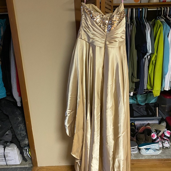 Size 8 prom dress - Picture 5 of 9